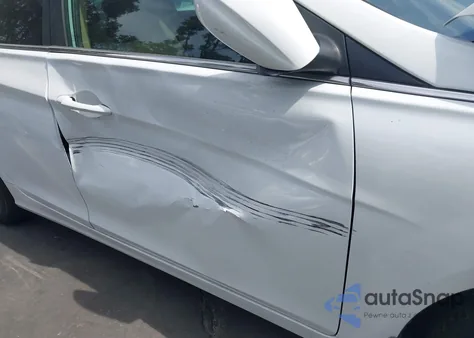 2013 Hyundai Sonata Gls z USA, uszkodzony, nr VIN 5NPEB4AC8DH689861